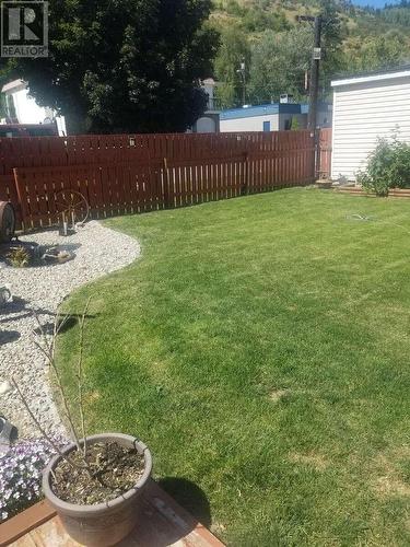 540 10Th Avenue, Montrose, BC - Outdoor