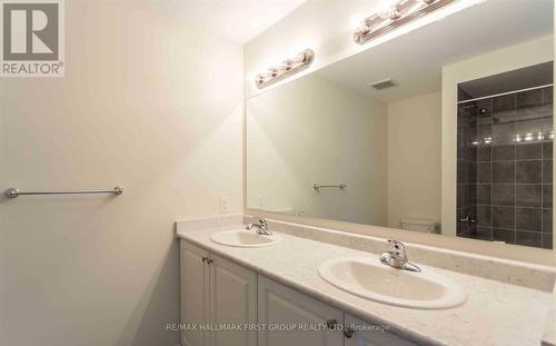 2454 Fashion Lane, Pickering, ON - Indoor Photo Showing Bathroom