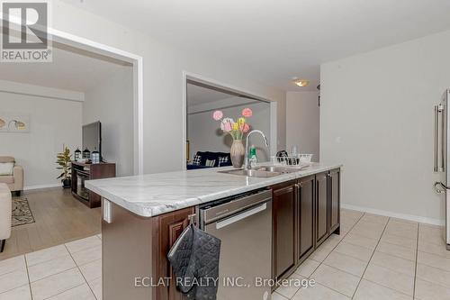 9 Cloy Drive, Thorold, ON - Indoor Photo Showing Kitchen With Double Sink