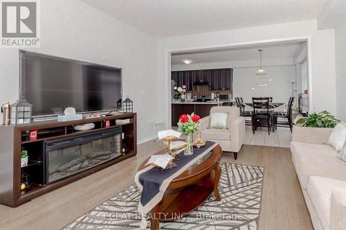 9 Cloy Drive, Thorold, ON - Indoor Photo Showing Living Room