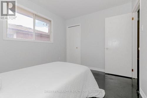 22 Major Oaks Drive, Brampton, ON - Indoor Photo Showing Bedroom