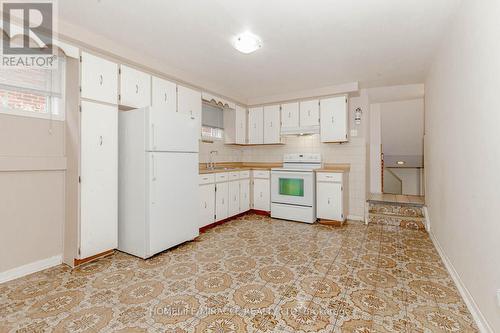 22 Major Oaks Drive, Brampton, ON - Indoor Photo Showing Kitchen