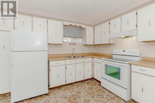 22 Major Oaks Drive, Brampton, ON - Indoor Photo Showing Kitchen With Double Sink