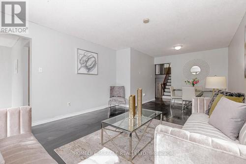 22 Major Oaks Drive, Brampton, ON - Indoor Photo Showing Living Room