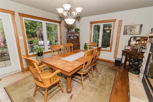 85 Heritage Drive, Dufferin, MB - Indoor Photo Showing Dining Room