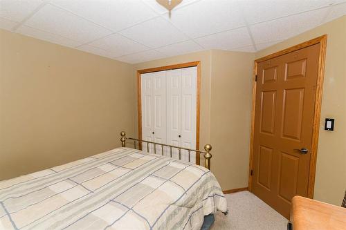 85 Heritage Drive, Dufferin, MB - Indoor Photo Showing Bedroom