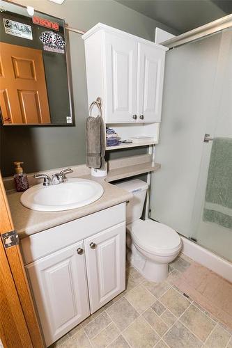 85 Heritage Drive, Dufferin, MB - Indoor Photo Showing Bathroom