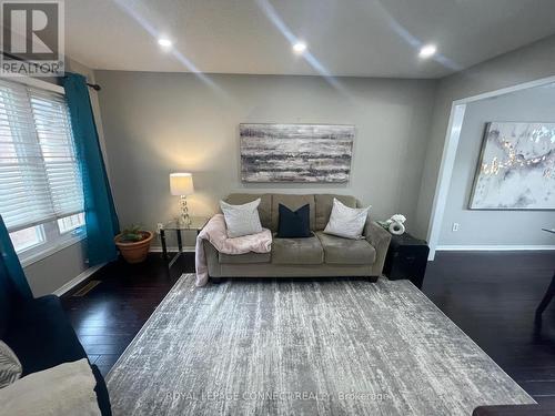 1632 Fairfield Crescent, Pickering, ON - Indoor Photo Showing Living Room