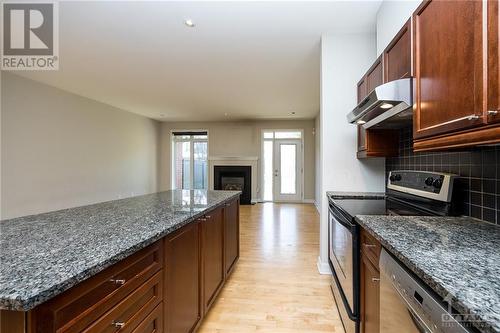 141 Manorhill Private, Ottawa, ON - Indoor Photo Showing Kitchen