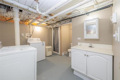269 Toronto Street, Winnipeg, MB - Indoor Photo Showing Laundry Room
