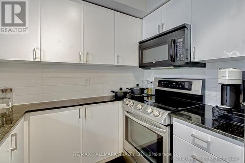 405 - 1235 Bayly Street, Pickering, ON - Indoor Photo Showing Kitchen