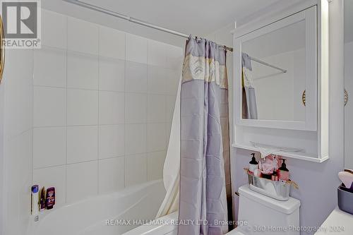 405 - 1235 Bayly Street, Pickering, ON - Indoor Photo Showing Bathroom