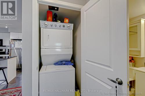 405 - 1235 Bayly Street, Pickering, ON - Indoor Photo Showing Laundry Room