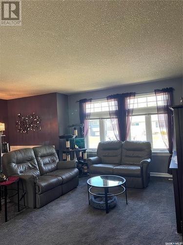 1105 Warner Street W, Moose Jaw, SK - Indoor Photo Showing Living Room