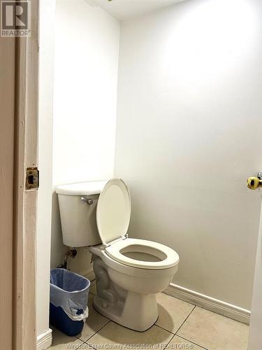726 Partington, Windsor, ON - Indoor Photo Showing Bathroom