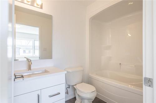 Ensuite Bathroom for Primary Bedroom - 4263 Fourth Avenue|Unit #821, Niagara Falls, ON - Indoor Photo Showing Bathroom