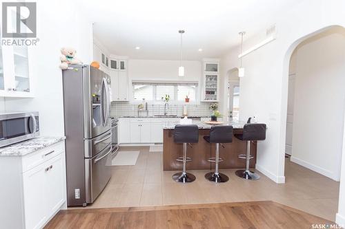 147 Stilling Mews, Saskatoon, SK - Indoor Photo Showing Kitchen With Upgraded Kitchen