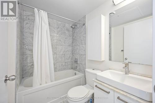1711 - 12 York Street, Toronto, ON - Indoor Photo Showing Bathroom