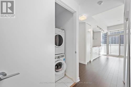 1711 - 12 York Street, Toronto, ON - Indoor Photo Showing Laundry Room