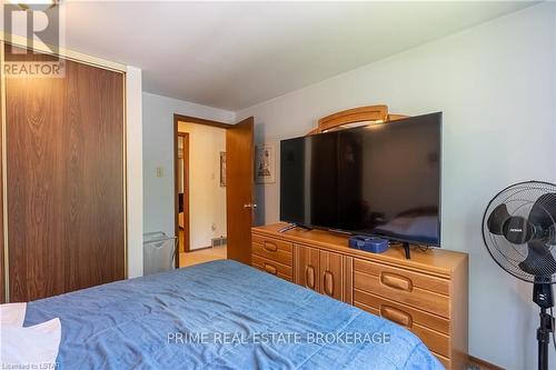 9995 Port Franks Estate Drive, Lambton Shores, ON - Indoor Photo Showing Bedroom