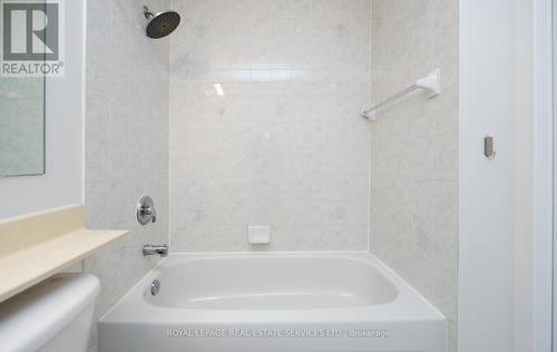 22B Leaside Park Drive, Toronto, ON - Indoor Photo Showing Bathroom