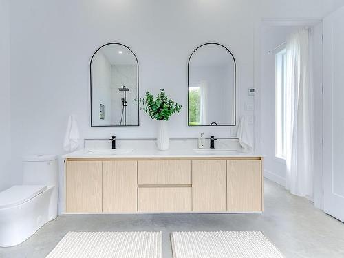 Ensuite bathroom - 117 Ch. Santerre, Sutton, QC - Indoor Photo Showing Bathroom