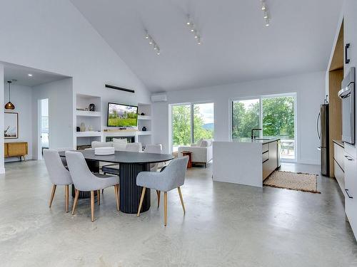 Overall view - 117 Ch. Santerre, Sutton, QC - Indoor Photo Showing Dining Room