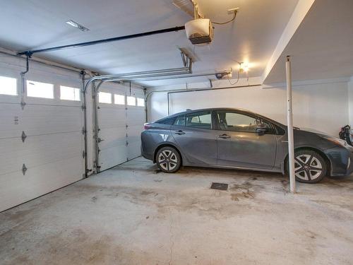 Garage - 51 Rue Desbarats, Kirkland, QC - Indoor Photo Showing Garage