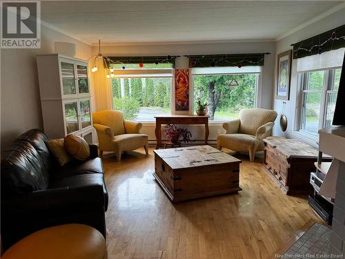 37 Parc Ptiso Street, Edmundston, NB - Indoor Photo Showing Living Room