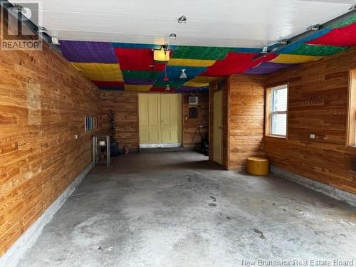 37 Parc Ptiso Street, Edmundston, NB - Indoor Photo Showing Garage