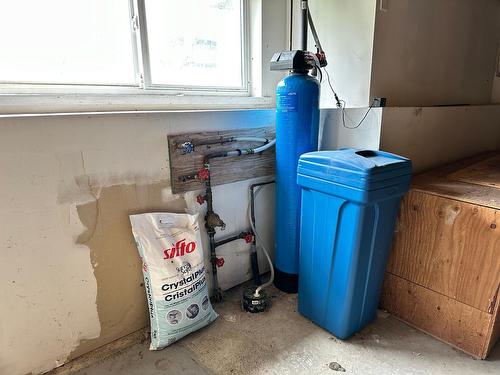 826 Boundary Creek Lane, Greenwood, BC - Indoor Photo Showing Laundry Room