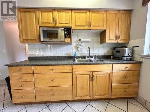 826 Boundary Creek Lane, Greenwood, BC - Indoor Photo Showing Kitchen With Double Sink