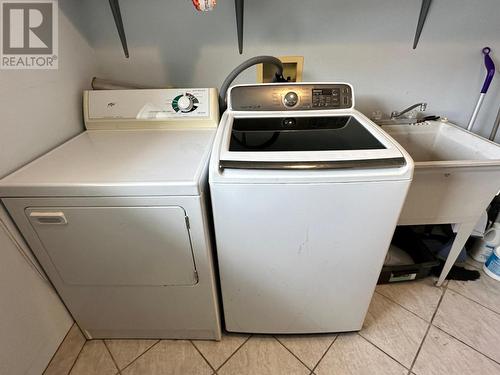 826 Boundary Creek Lane, Greenwood, BC - Indoor Photo Showing Laundry Room