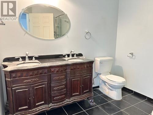 826 Boundary Creek Lane, Greenwood, BC - Indoor Photo Showing Bathroom