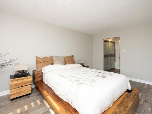 Chambre Ã  coucher principale - 104-21 Ch. Du Bord-Du-Lac-Lakeshore, Pointe-Claire, QC - Indoor Photo Showing Bedroom