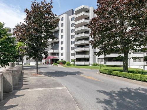 ExtÃ©rieur - 104-21 Ch. Du Bord-Du-Lac-Lakeshore, Pointe-Claire, QC - Outdoor With Facade