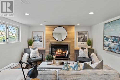 3571 Rankin Avenue, Windsor, ON - Indoor Photo Showing Living Room With Fireplace