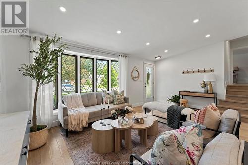 3571 Rankin Avenue, Windsor, ON - Indoor Photo Showing Living Room