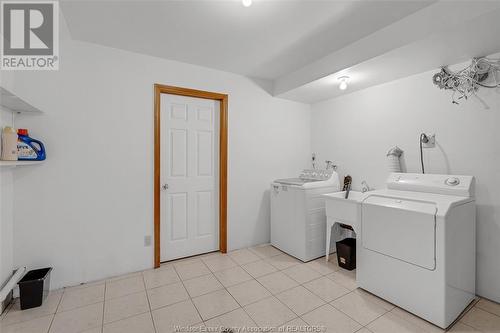 877 Lauzon Road, Windsor, ON - Indoor Photo Showing Laundry Room