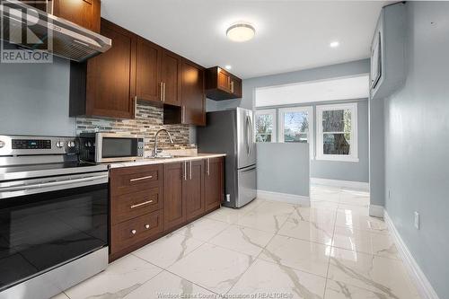 1865 George, Windsor, ON - Indoor Photo Showing Kitchen