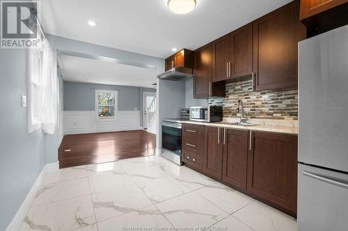 1865 George, Windsor, ON - Indoor Photo Showing Kitchen