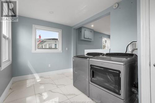 1865 George, Windsor, ON - Indoor Photo Showing Laundry Room