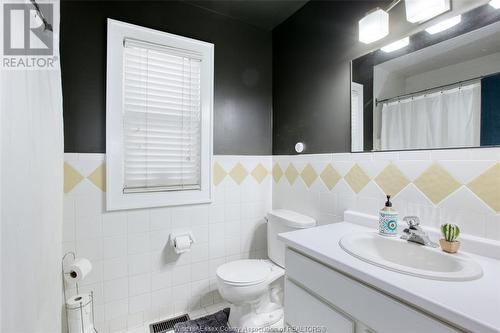 1226 Bruce, Windsor, ON - Indoor Photo Showing Bathroom