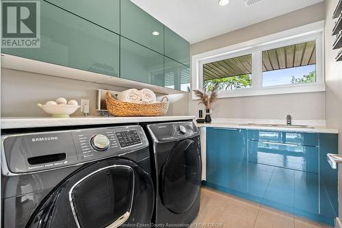 911 Jarvis Avenue, Windsor, ON - Indoor Photo Showing Laundry Room
