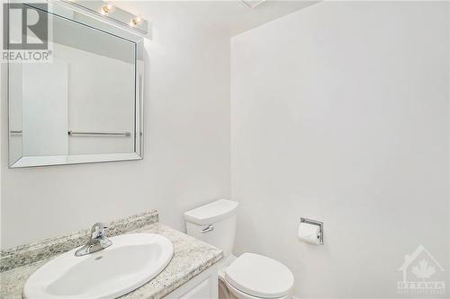 268 Presland Road Unit#2, Ottawa, ON - Indoor Photo Showing Bathroom