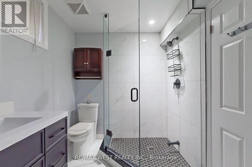 499 Reynolds Street, Whitby (Downtown Whitby), ON - Indoor Photo Showing Bathroom