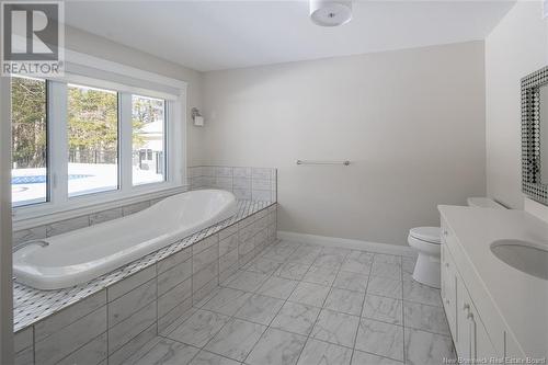 32 Chateau Drive, Mcleod Hill, NB - Indoor Photo Showing Bathroom