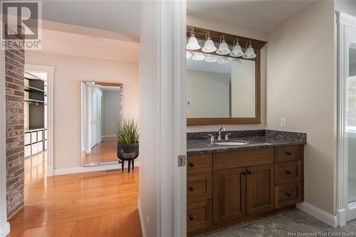 32 Chateau Drive, Mcleod Hill, NB - Indoor Photo Showing Bathroom