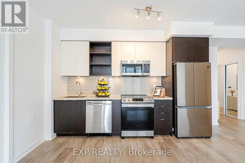 607 - 4675 Metcalfe Avenue, Mississauga, ON - Indoor Photo Showing Kitchen With Upgraded Kitchen
