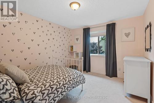 26 Blue Heron Drive, Middlesex Centre, ON - Indoor Photo Showing Bedroom